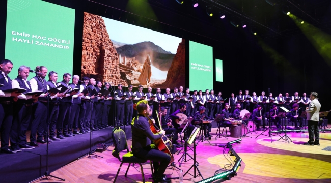 SELÇUKLU SANAT AKADEMİSİ İLAHİ KONSERİ İLE GÖNÜLLERE DOKUNDU 