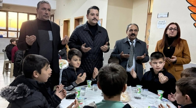 YUNAK KUZÖREN'DE GELENEKSEL İFTAR PROGRAMI 