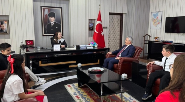 23 NİSAN'DA KAYMAKAMLIK MAKAMI ÇOCUKLARA EMANET EDİLDİ 