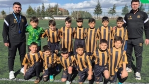 AKŞEHİR'DE ALTYAPIYA GÜÇLÜ YATIRIM: AKADEMİ SPOR KULÜBÜ GELECEĞİN FUTBOLCULARINI YETİŞTİRİYOR 