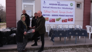 AKŞEHİR'DE ÜRETİCİYE ÇİLEK FİDESİ DESTEĞİ 