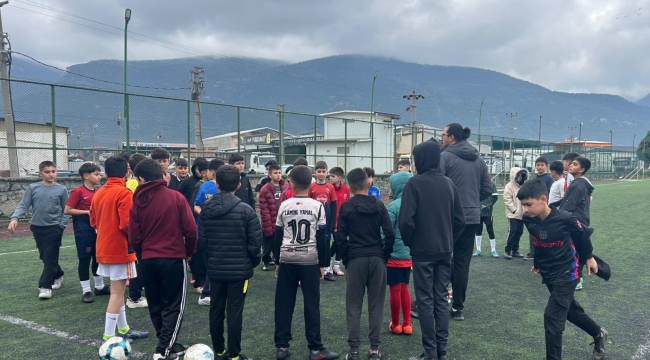 AKŞEHİR MARTI SPOR FUTBOLCU SEÇMELERİNE YOĞUN İLGİ 