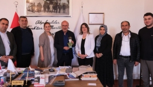 GÜLÜMSEYEN ÇOCUKLAR DERNEĞİ'NDEN BAŞKAN KÖKSAL'A ZİYARET 