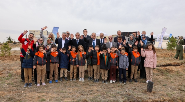 KARBON YUTAK ALANI PROJESİ KAPSAMINDA BİNLERCE FİDAN TOPRAKLA BULUŞTU 