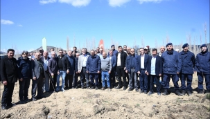 KIZILCA MAHALLESİNDE BİN 900 FİDAN TOPRAKLA BULUŞTU 