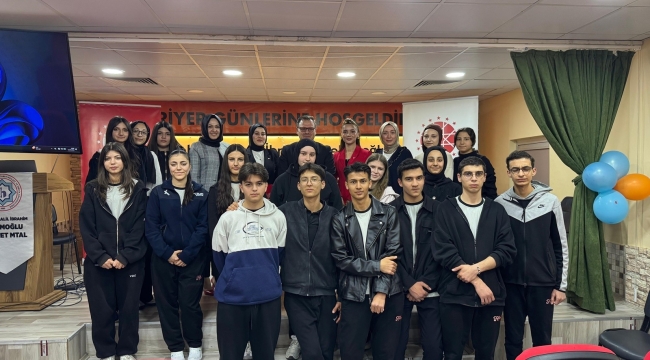 Konya'da Öğrencilere Dezenformasyonla Mücadele ve Güvenli Sosyal Medya Kullanımı Eğitimi Verildi 