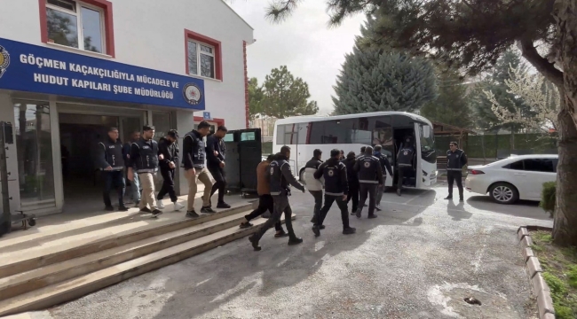 Konya Merkezli Dev Operasyon: Göçmen Kaçakçılığı Şebekesi Çökertildi  