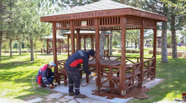 MERAM'IN PARK VE YEŞİL ALANLARINDA YAZ HAZIRLIĞI 