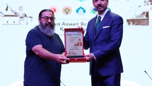 NEÜ'lü Osman Gözel'e Türk Dünyası Ahilik Zanaatkar Ödülü 