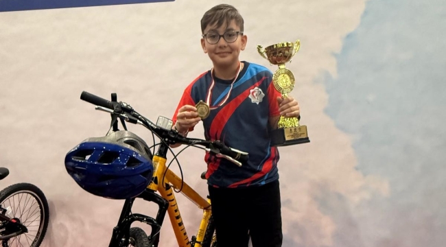  Tuğşad Kağan Özdemir İlçe birincisi oldu 