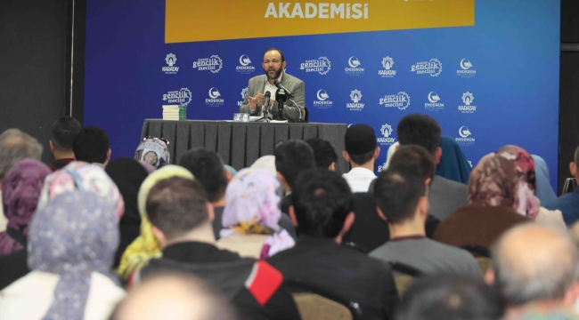KARATAY'DA "EVLİLİK VE AİLE GELİŞİM AKADEMİSİ" YOĞUN KATILIMLA DEVAM EDİYOR 