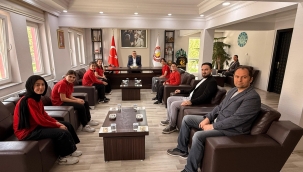 KİTAP KURTLARI ÖDÜLLERİNE KAVUŞTU 