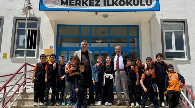 ÖĞRENCİLER YEREL YÖNETİMİ BAŞKAN USTAOĞLU'NDAN DİNLEDİ 