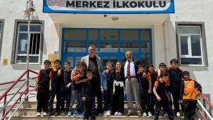 ÖĞRENCİLER YEREL YÖNETİMİ BAŞKAN USTAOĞLU'NDAN DİNLEDİ 