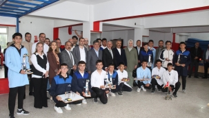 YUNAK'TA DÖRT DÖRTLÜK TÜBİTAK FUARI 
