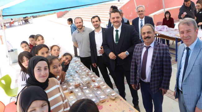 Yunak'ta İyilik Sofrası: Orhan Erdem İmam Hatip Ortaokulu'ndan Dev Kermes 