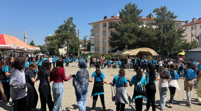 ATATÜRK ORTAOKULU'NDA KERMESE YOĞUN İLGİ 