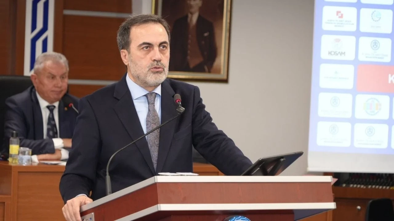 BAŞKAN ÖZTÜRK'TEN TÜRKİYE'NİN EN BÜYÜK 1.000 İHRACATÇISI ARASINA GİREN KONYALI FİRMALARA TEBRİK 