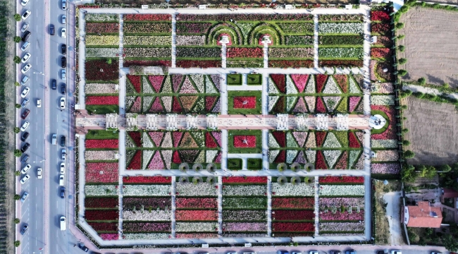 KARATAY'DA 190 ÇEŞİT GÜL GÖRSEL ŞÖLEN SUNUYOR 