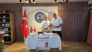 KAZIM ÖZTÜRK SELÇUKYA KÜLTÜR EVİ'NDE OKURLARIYLA BULUŞTU 