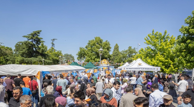 Kültürpark'ta Aşure Bereketi Paylaşıldı 
