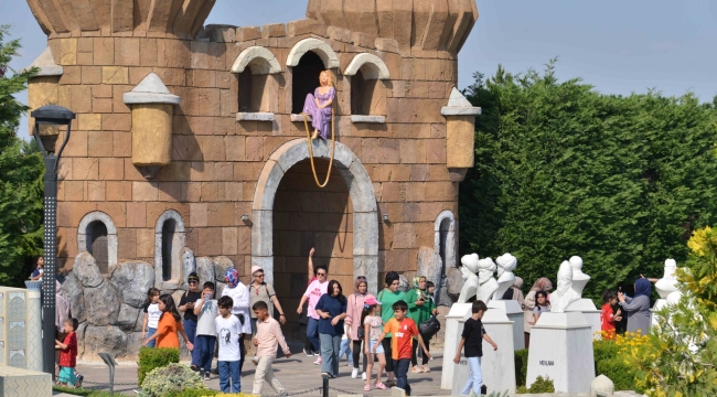 80 Binde Devr-i Alem Parkı'nda Yaz Saati Düzenlemesi