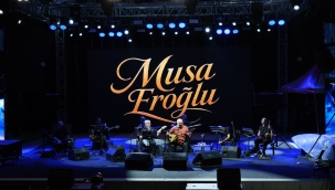 AKŞEHİR'DE TÜRKÜLERİN ÜSTADI MUSA EROĞLU'NA SAYGI DURUŞU! 