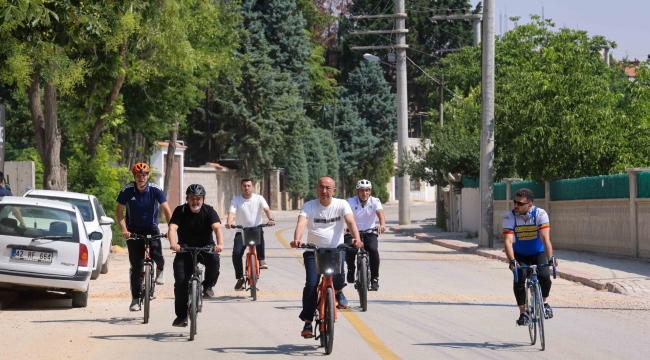 BAŞKAN KAVUŞ, MERAM GEZİ ROTASI'NI BİSİKLETLE GEZDİ 