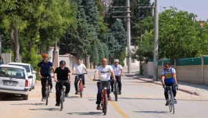 BAŞKAN KAVUŞ, MERAM GEZİ ROTASI'NI BİSİKLETLE GEZDİ 