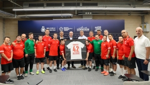 BAŞKAN PEKYATIRMACI DOWN SENDROMLU FUTSAL MİLLİ TAKIMI İLE BİR ARAYA GELDİ 