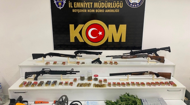 Konya'da Tefecilik Operasyonu: Çok Sayıda Silah ve Uyuşturucu Ele Geçirildi! 