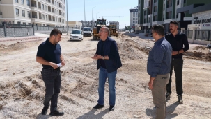 MERAM'DA YOL, ASFALT, PARKE SEFERBERLİĞİ TÜM HIZIYLA SÜRÜYOR 