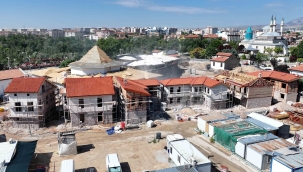 MEVLANA TÜRBESİ ÇEVRESİNDE TARİH YENİDEN YÜKSELİYOR 