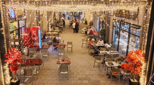 SURİÇİ ÇARŞISI GECELERİ ARTIK IŞIL IŞIL 